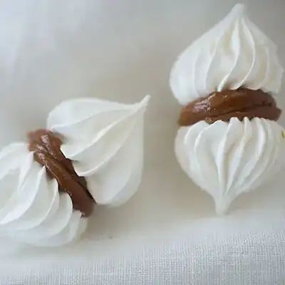 pic of Merenguitos with Dulce de Leche