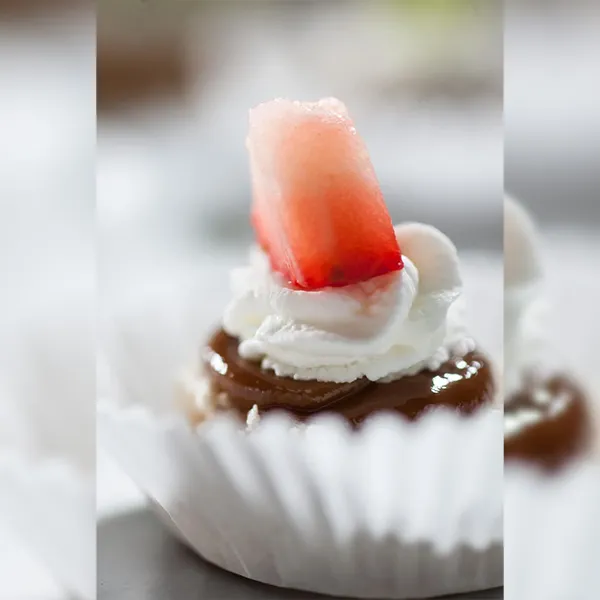 Mini Strawberry Pavlova