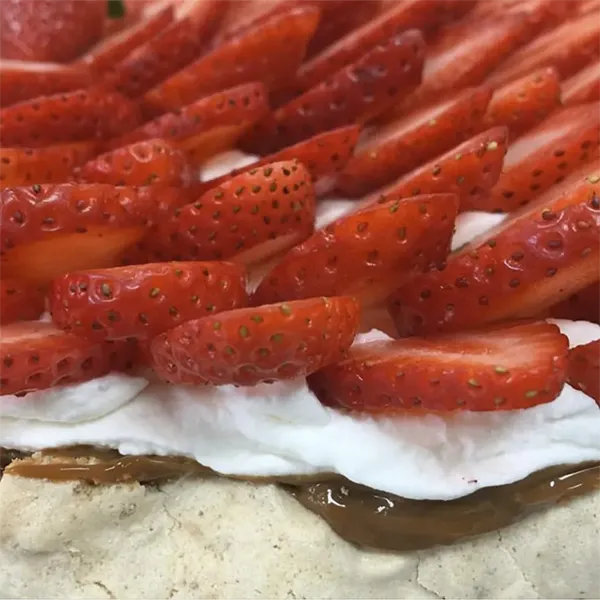 Strawberry Pavlova